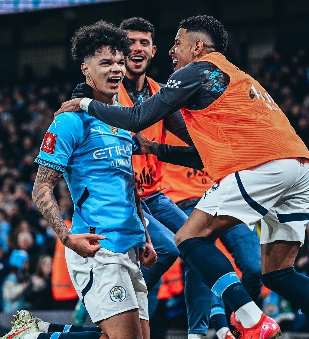 足总杯清晨再迎强敌,瓦伦西亚战术微调,主帅态度——更衣室稳定,赛程密集仍需轮换的简单介绍 足总杯清晨再迎强敌,瓦伦西亚战术微调,主帅态度——更衣室稳定,赛程密集仍需轮换的简单介绍