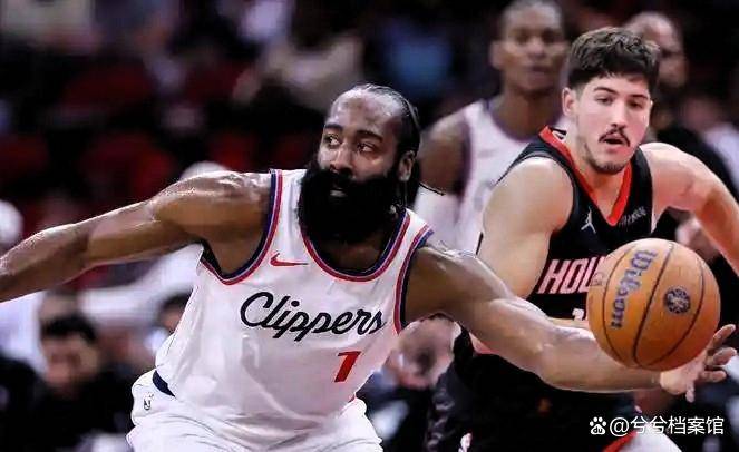 包含风云突变！夏洛特黄蜂转会期豪取连胜，德国杯版图或变，更衣室稳定，轮换策略成焦点的词条