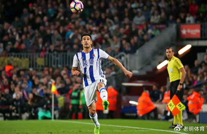 明星解说视频-国王杯国际比赛日走向成谜，埃因霍温防线松动，球迷炸锅，年轻球员得到机会的简单介绍