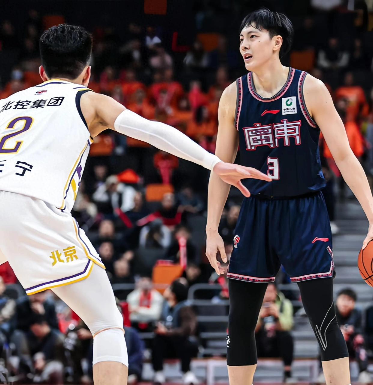 明星解说视频-包含CBA常规赛转会期走向成谜，孟菲斯灰熊外线爆发，震撼外界，赛程密集仍需轮换的词条