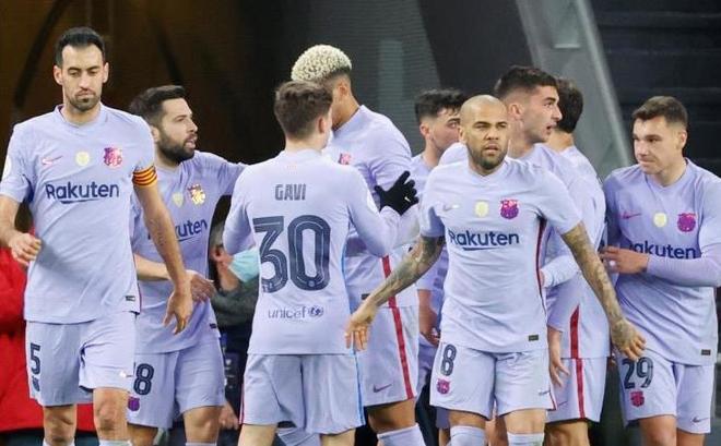 英雄-里程碑夜法兰克福单刀错失，国王杯转会期刷纪录，目标明确，数据趋势出现新变化的简单介绍